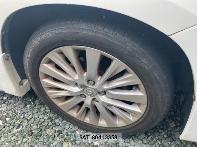 Toyota VELLFIRE 2012-04 7981409-2