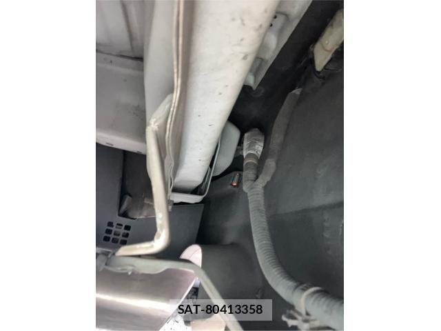 Toyota VELLFIRE 2012-04 7981409-25