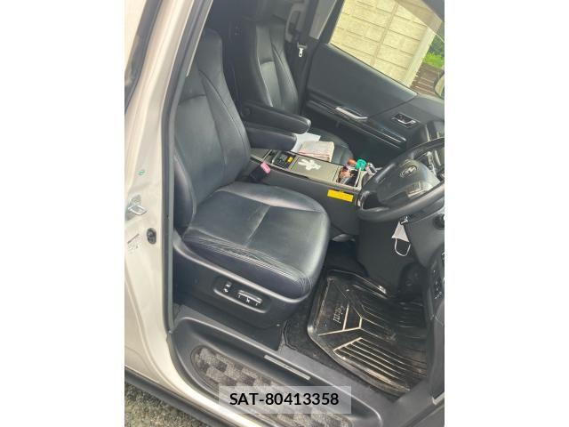 Toyota VELLFIRE 2012-04 7981409-6