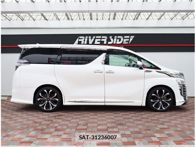 Toyota VELLFIRE 2019-06 8038900-3