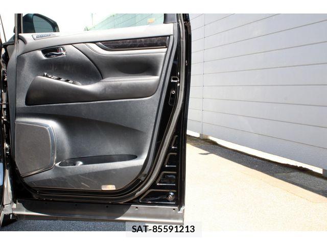 Toyota VELLFIRE 2018-10 8075998-13