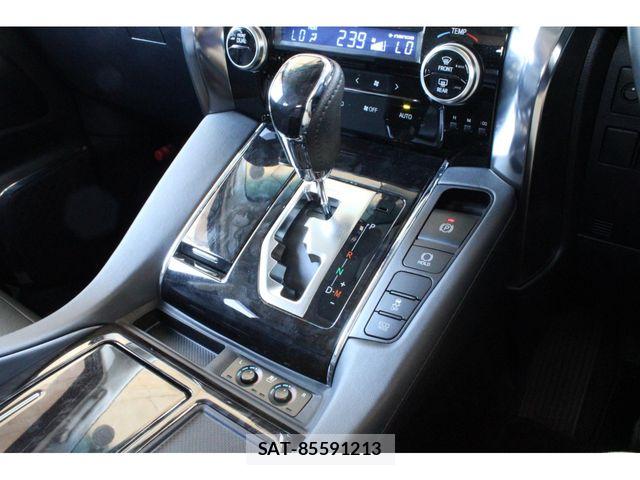 Toyota VELLFIRE 2018-10 8075998-21