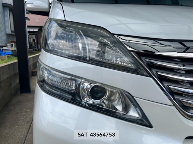 Toyota VELLFIRE 2010-03 8076006-3