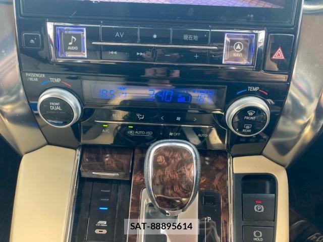 Toyota VELLFIRE 2018-03 8102404-23