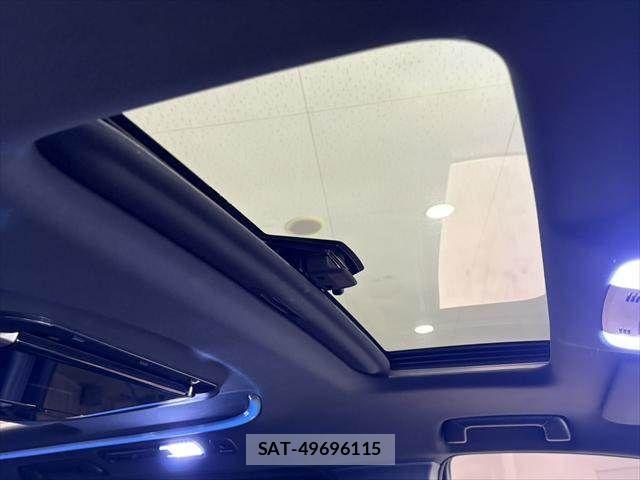 Toyota VELLFIRE 2017-02 8102395-2