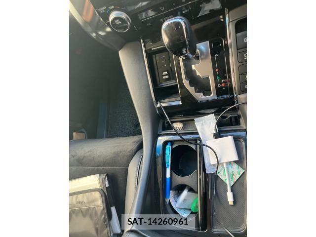 Toyota VELLFIRE 2017-07 8102402-18