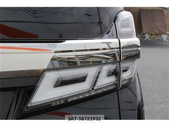 Toyota VELLFIRE 2018-08 8102384-13
