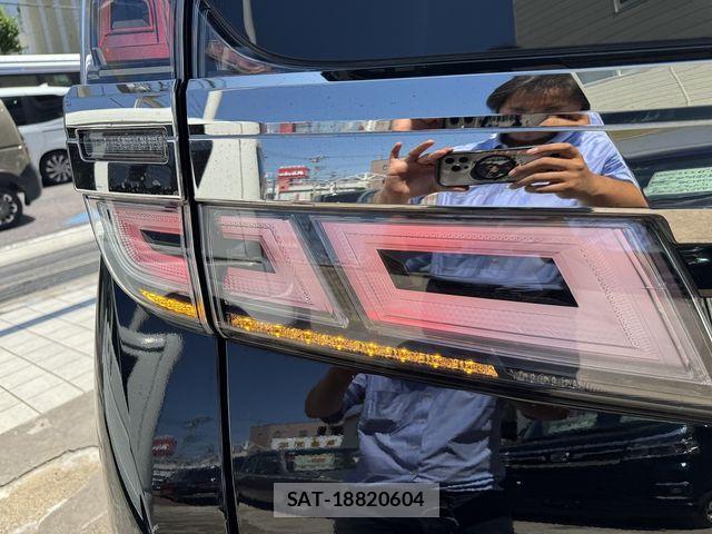 Toyota VELLFIRE 2020-11 8132786-15