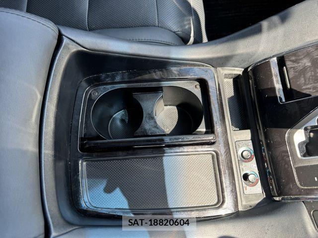 Toyota VELLFIRE 2020-11 8132786-24
