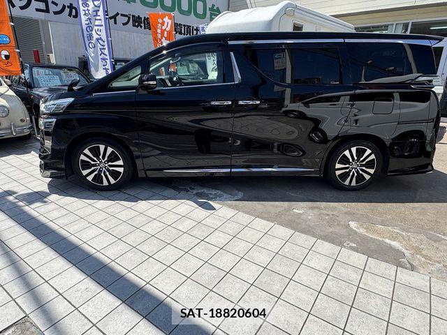Toyota VELLFIRE 2020-11 8132786-8