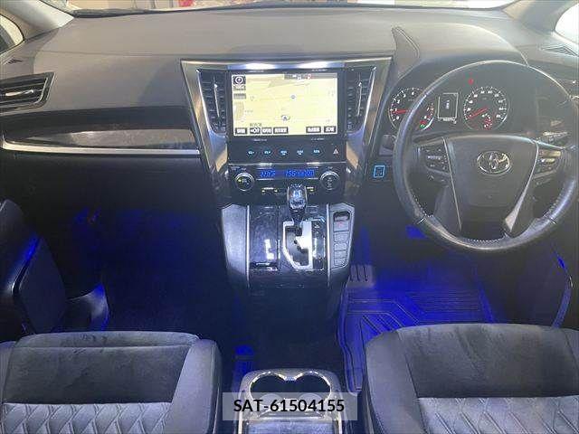 Toyota VELLFIRE 2018-03 8132791-2