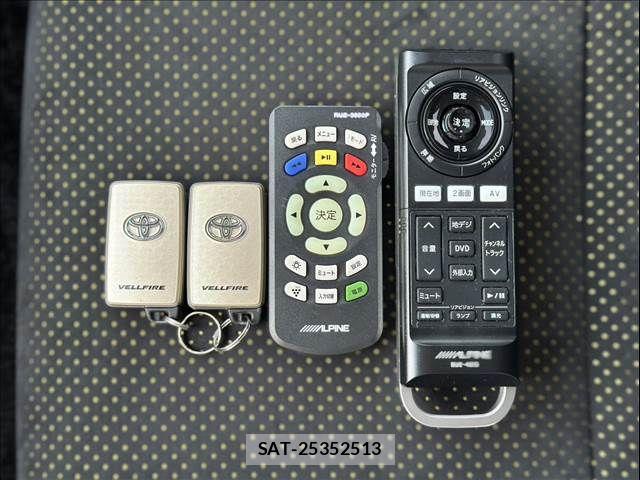 Toyota VELLFIRE 2014-11 8132799-13