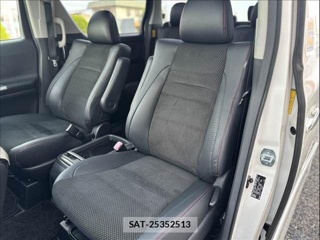 Toyota VELLFIRE 2014-11 8132799-17