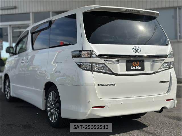 Toyota VELLFIRE 2014-11 8132799-3