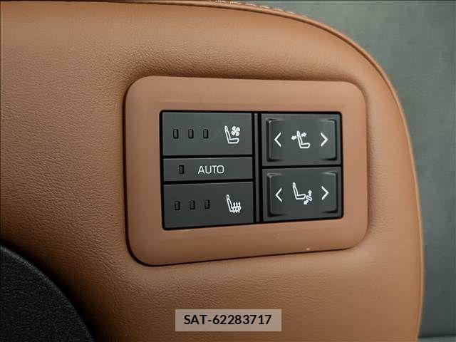 Toyota VELLFIRE 2025-10 8132778-17