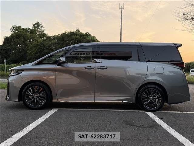 Toyota VELLFIRE 2025-10 8132778-5