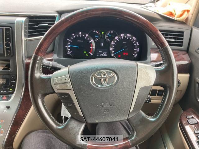 Toyota VELLFIRE 2013-10 8159455-18