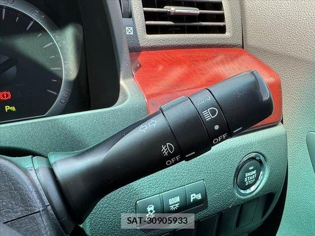 Toyota VELLFIRE 2009-09 8210804-28