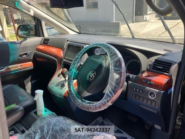 Toyota VELLFIRE 2009-12 8210812-9