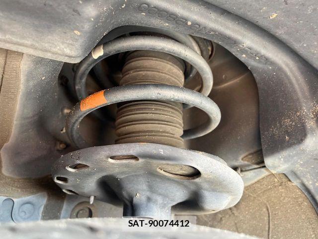Toyota VELLFIRE 2015-06 8210797-19