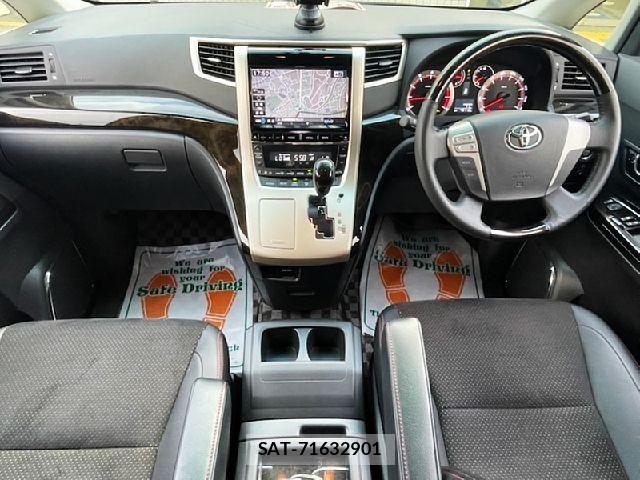 Toyota VELLFIRE 2013-12 8210800-1