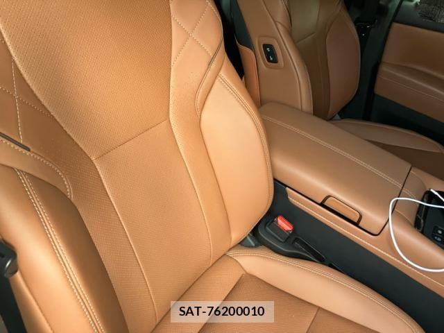 Toyota VELLFIRE 2025-08 8210771-20
