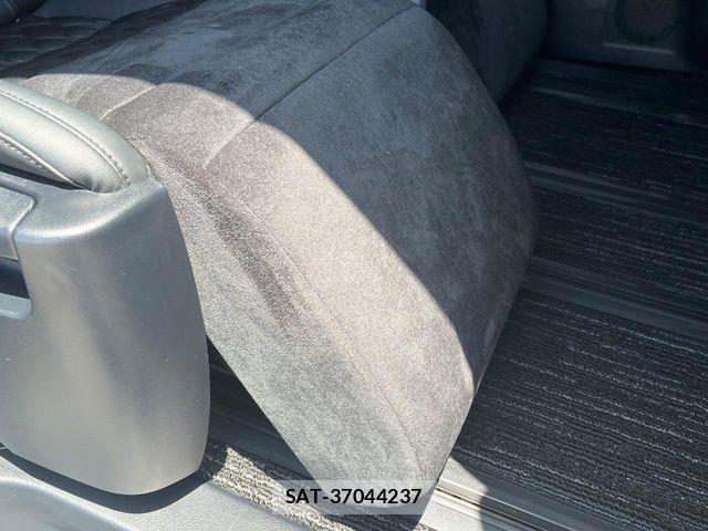 Toyota VELLFIRE 2015-07 8210798-9