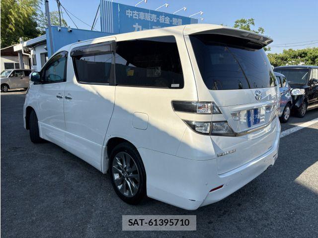 Toyota VELLFIRE 2010-10 8210807-3