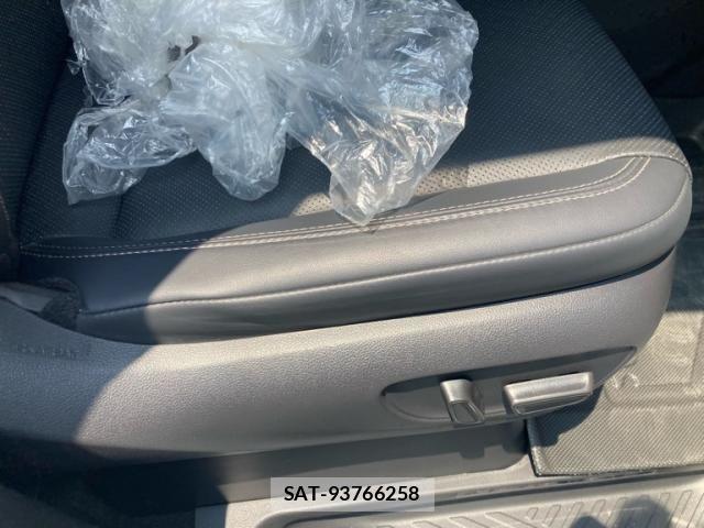 Toyota VELLFIRE 2025-08 8210772-18