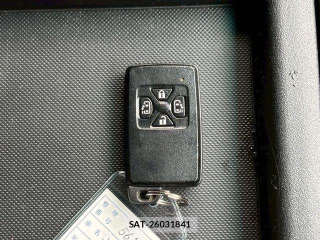 Toyota VELLFIRE 2012-03 8210802-19