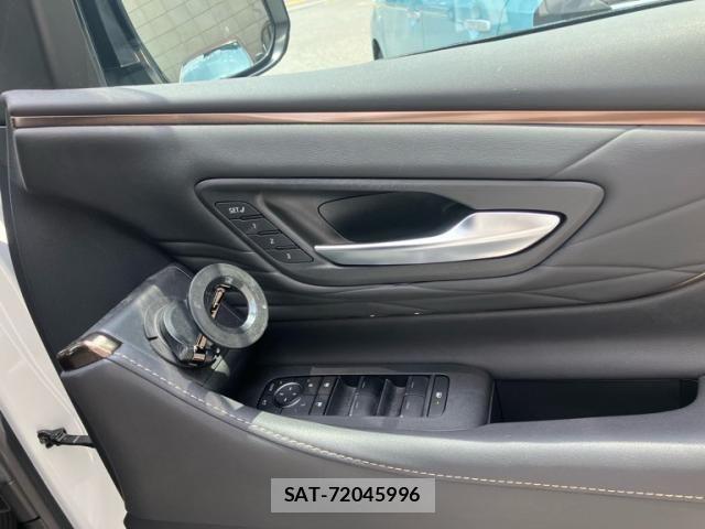 Toyota VELLFIRE 2024-05 8232218-17