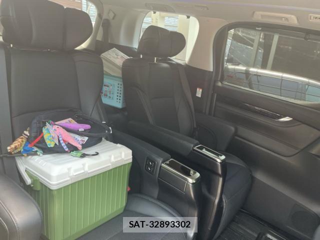 Toyota VELLFIRE 2018-12 8247008-6