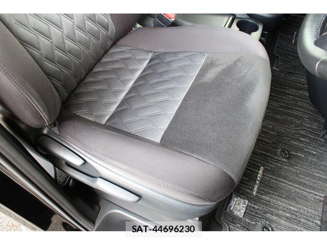Toyota VELLFIRE 2019-03 8247017-15