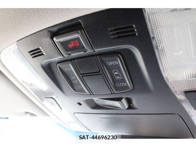 Toyota VELLFIRE 2019-03 8247017-23