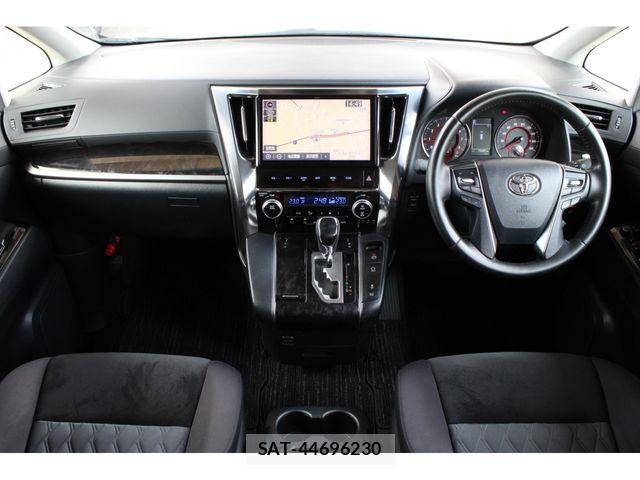 Toyota VELLFIRE 2019-03 8247017-8