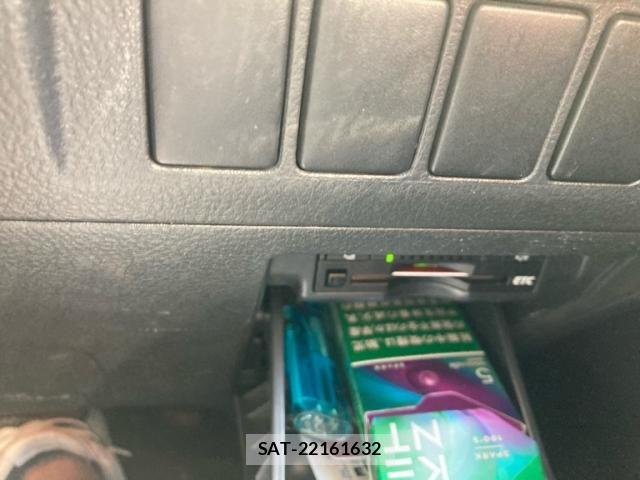 Toyota VELLFIRE 2011-10 8247024-18