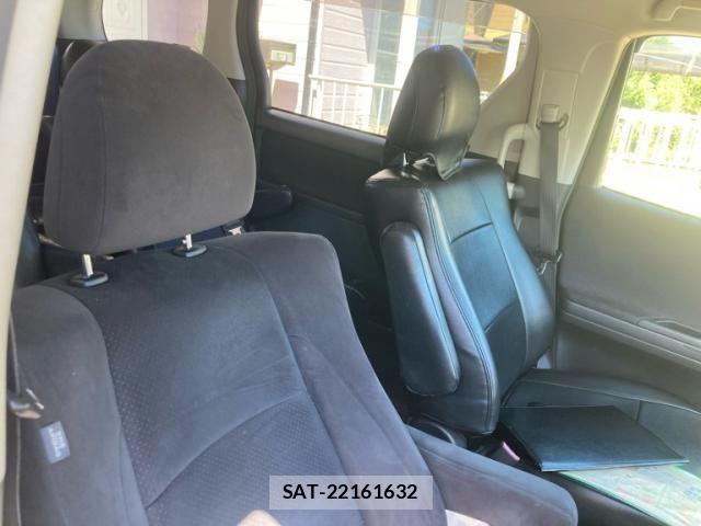 Toyota VELLFIRE 2011-10 8247024-5
