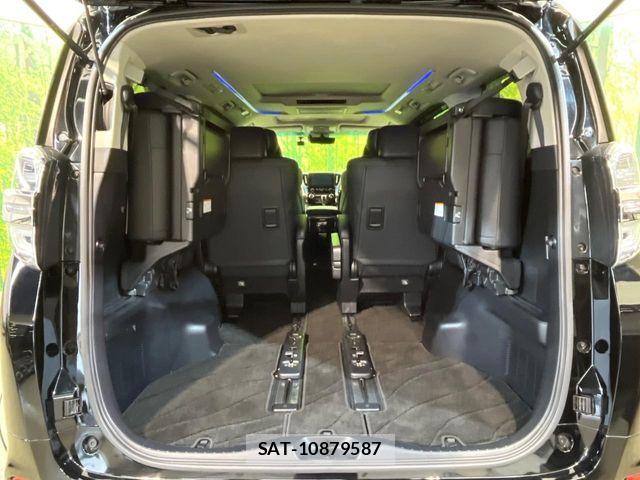 Toyota VELLFIRE 2020-06 8247010-11