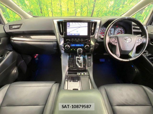 Toyota VELLFIRE 2020-06 8247010-1