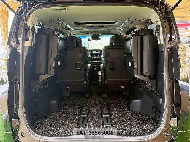 Toyota VELLFIRE 2018-05 8247011-12