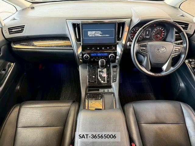 Toyota VELLFIRE 2018-05 8247011-1