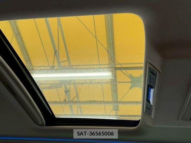 Toyota VELLFIRE 2018-05 8247011-4
