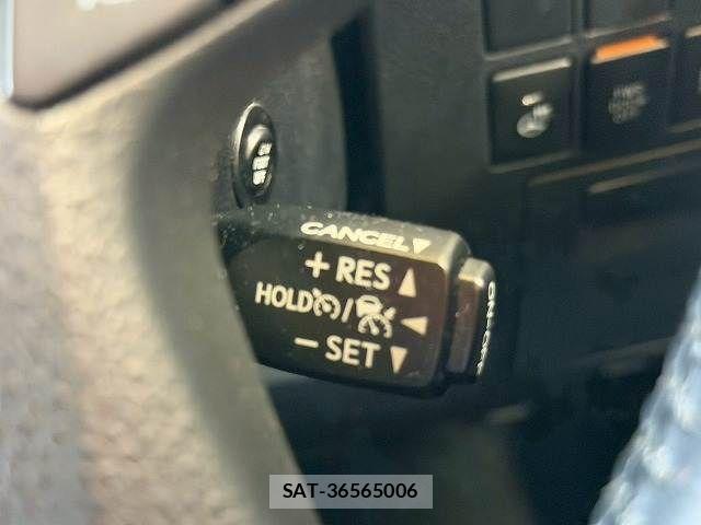 Toyota VELLFIRE 2018-05 8247011-6
