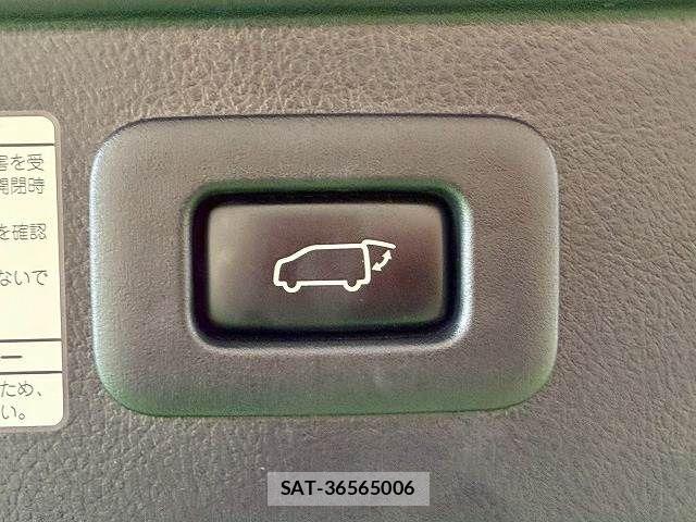 Toyota VELLFIRE 2018-05 8247011-8