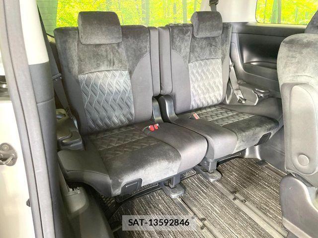 Toyota VELLFIRE 2019-09 8247016-9