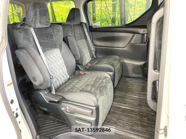 Toyota VELLFIRE 2019-09 8247016-8
