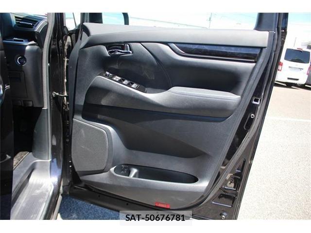 Toyota VELLFIRE 2019-10 8247015-18