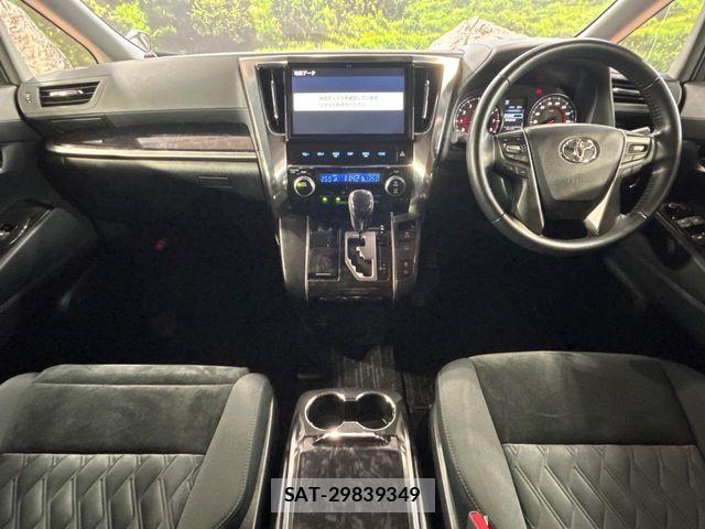 Toyota VELLFIRE 2019-03 8247009-1