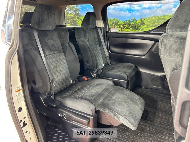 Toyota VELLFIRE 2019-03 8247009-8