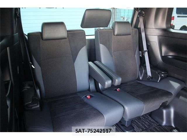 Toyota VELLFIRE 2020-12 8247013-18